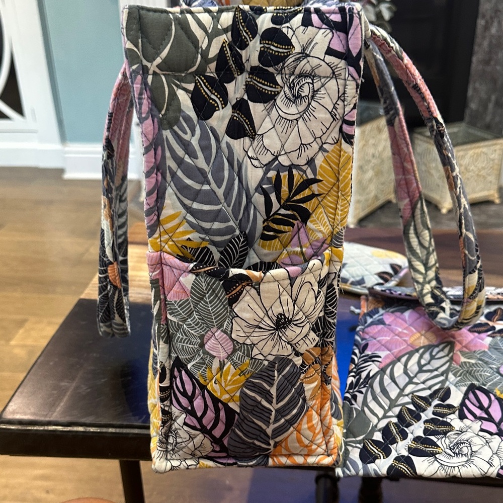 Vera Bradley, Palm Floral, Vibrant Quilted Floral Accessory Set - Picture 3 of 16